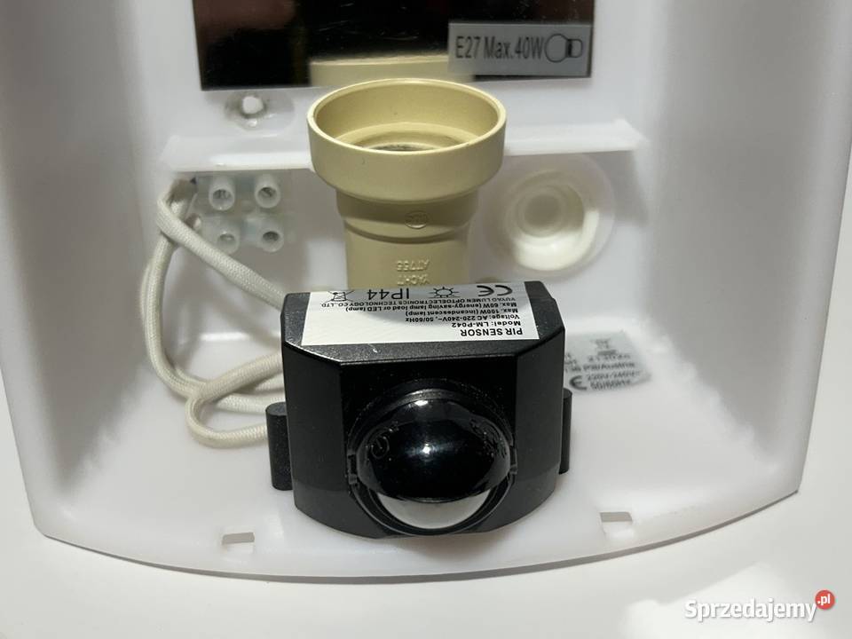 Zewnetrzna lampa ścienna CITY 99568 EGLO