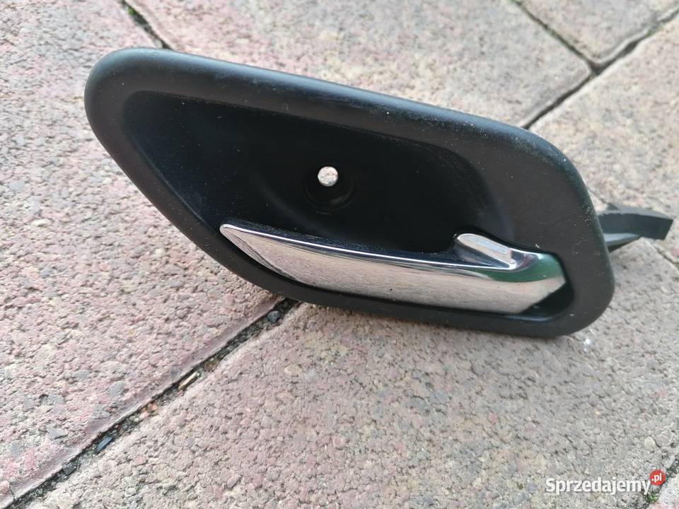 KLAMKA WEWNĘTRZNA PRAWA 8226050 23 B 24V BMW E39 Wyposażenie wnętrza Skwierzyna