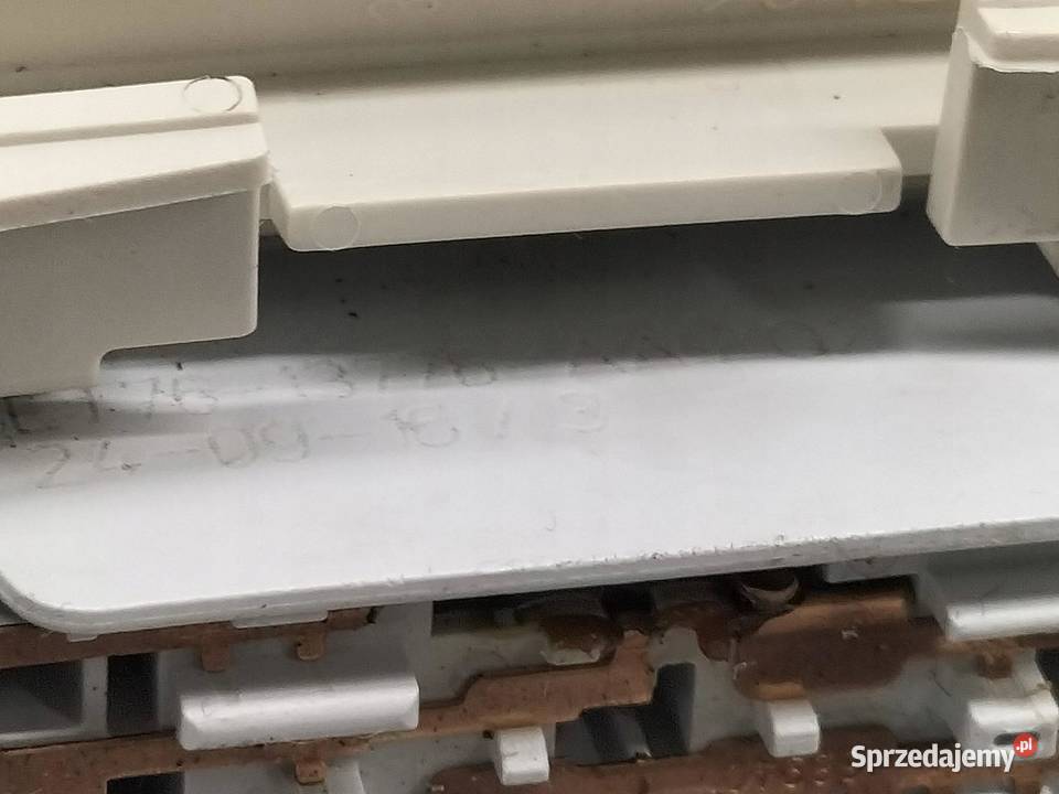 LAMPKA PODSUFITKI KOMPLET Ford Tourneo Courier I