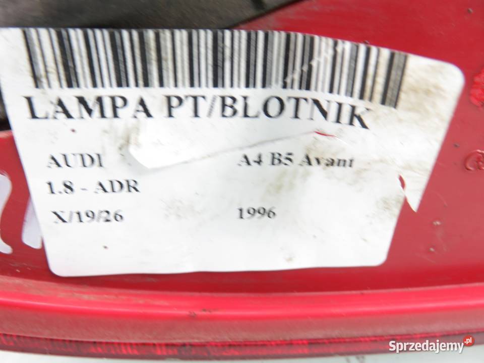 LAMPA PRAWA TYLNA AUDI A4 B5 Avant 8D9945096