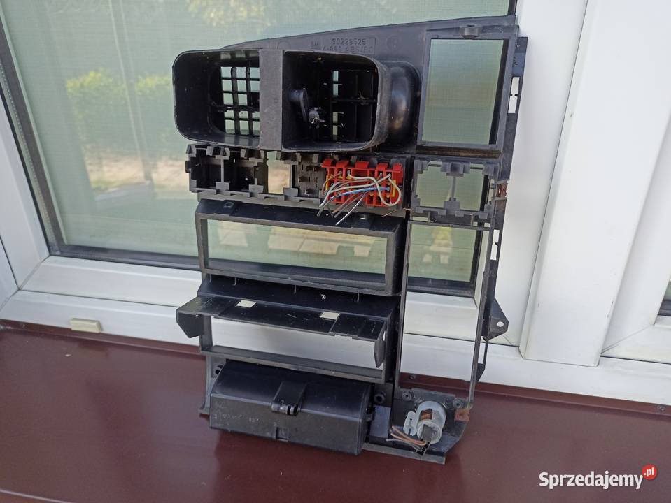 Opel Omega A konsola środkowa panel nawiew łódzkie Sieradz