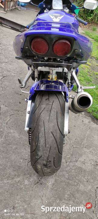 Yamaha R1 rn04