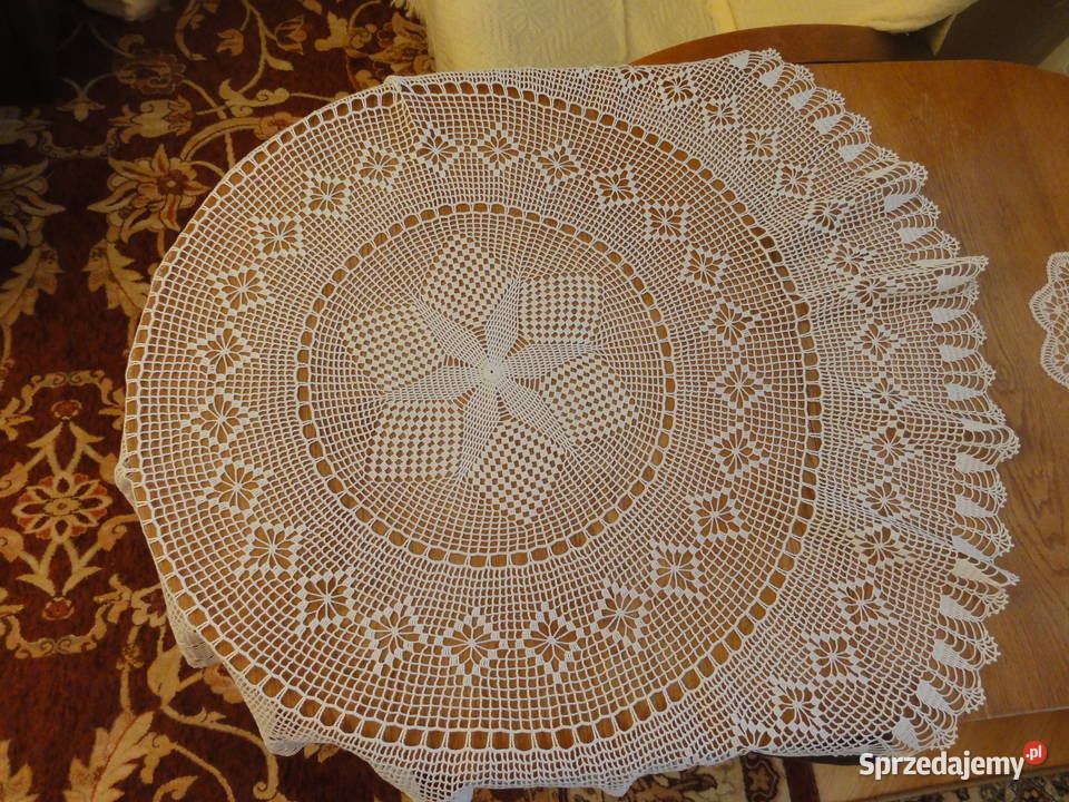 Obrus okrągły biały szydełkowy na szydełku lubelskie Lublin