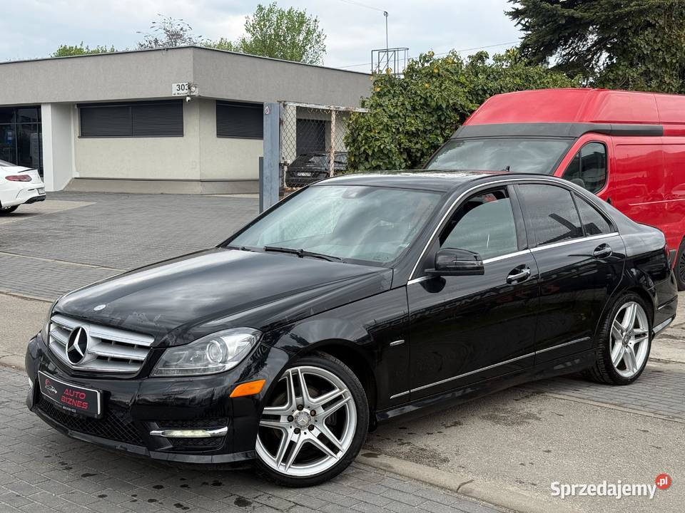 MercedesBenz Klasa C W204 18 sedan 2011 światła LED Częstochowa