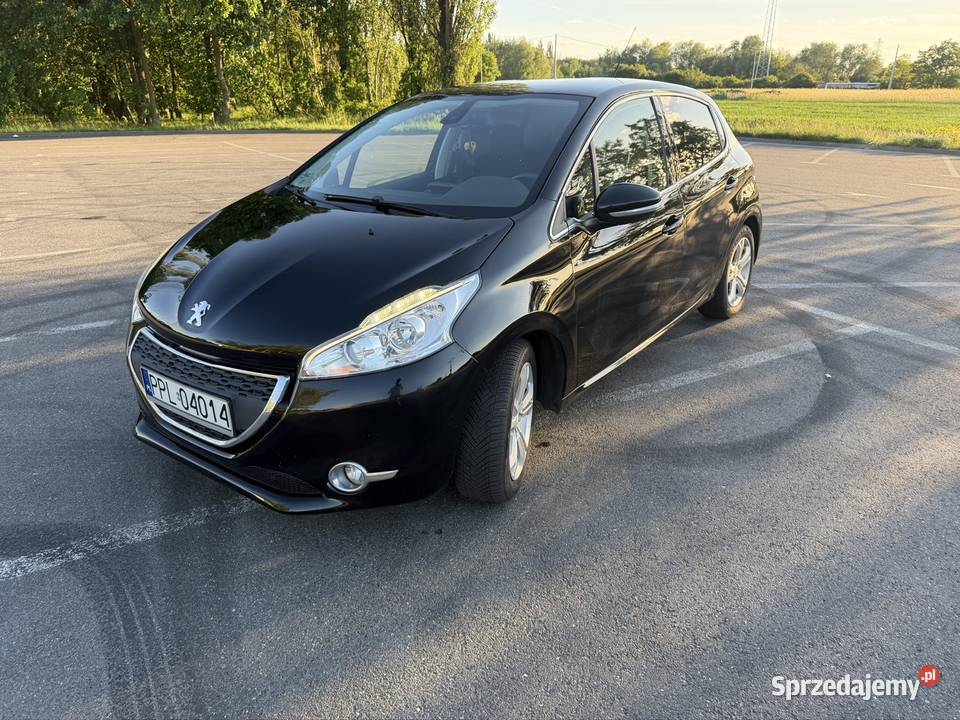 Peugeot 208 16 eHDi 92 światła LED