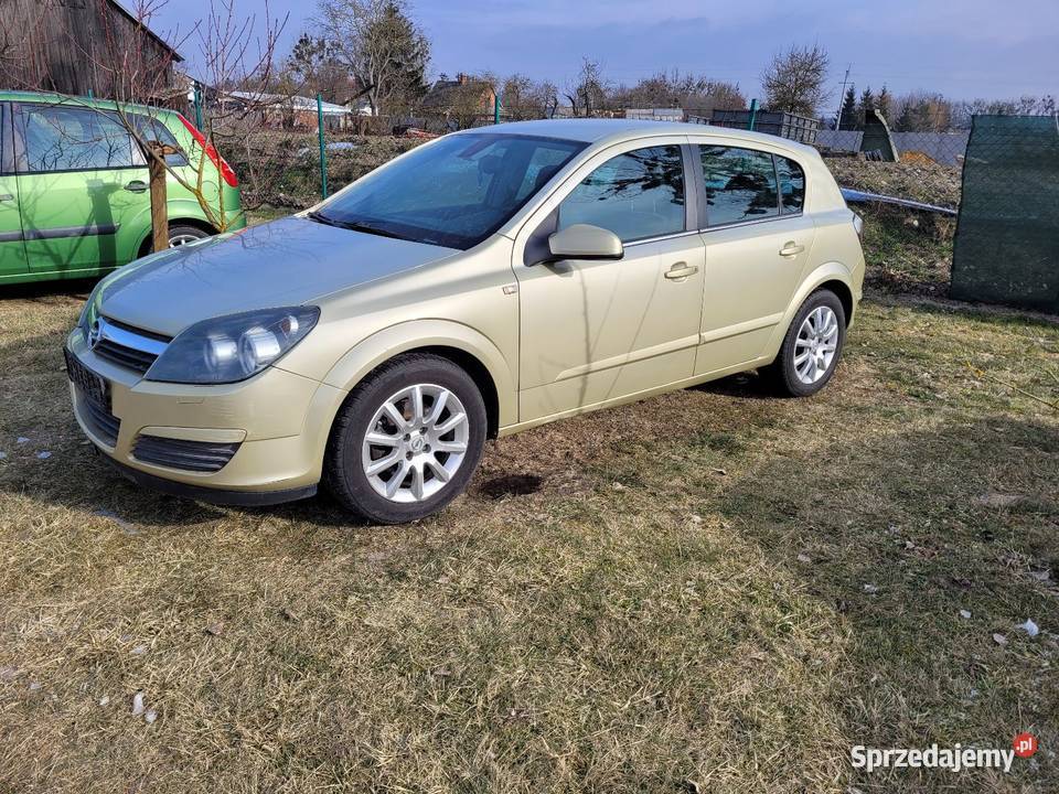 Astra H 16 2004r złoty sprzedam