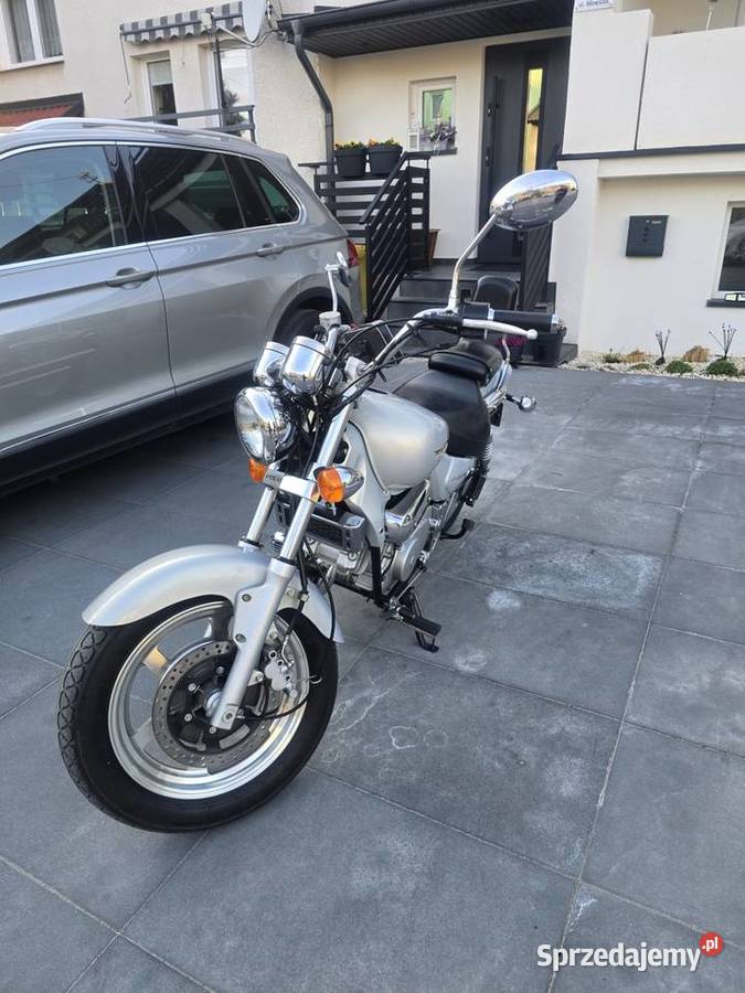 Hyosung Aquila GV 125 V2 na kat B Malbork