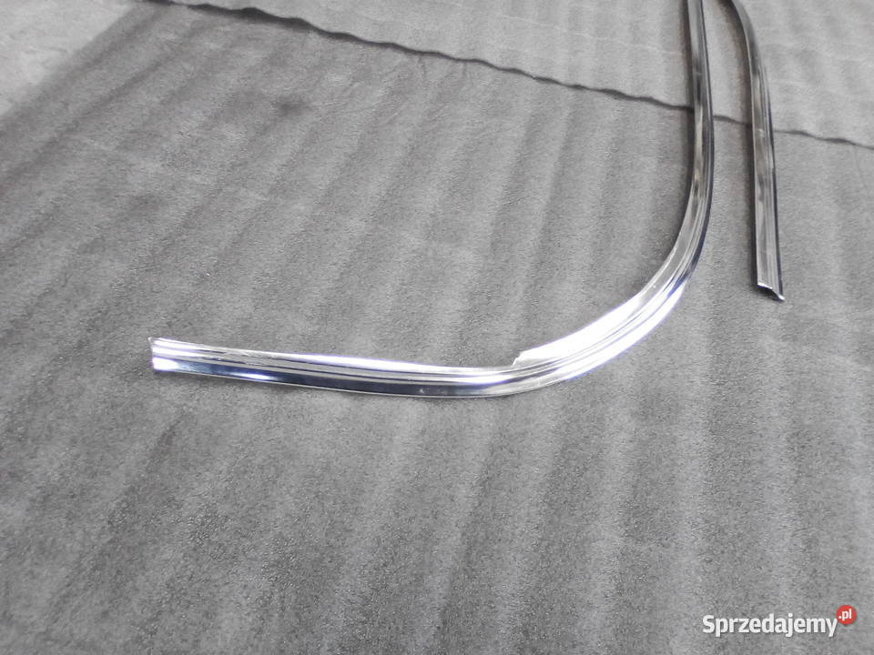 Mercedes W108109 Listwa tylnej szyby dolna