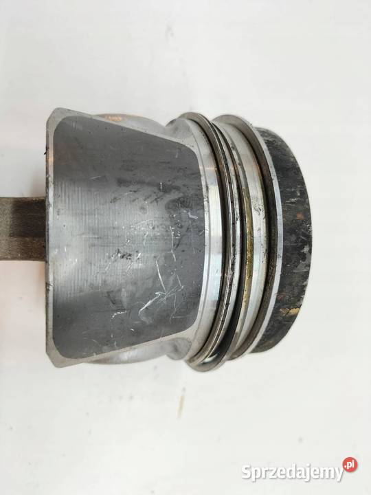 TŁOK 0811W 20 TDI VW Volkswagen Touran III 2015 Rok produkcji 2016