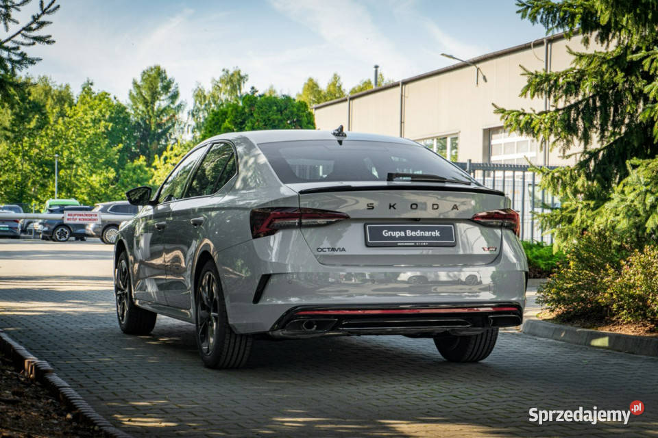 koda Octavia Octavia FL RS 20 TSI 265 DSG światła przeciwmgielne Łódź