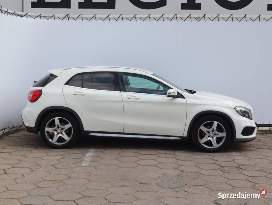 Mercedes GLA GLA 200 radio