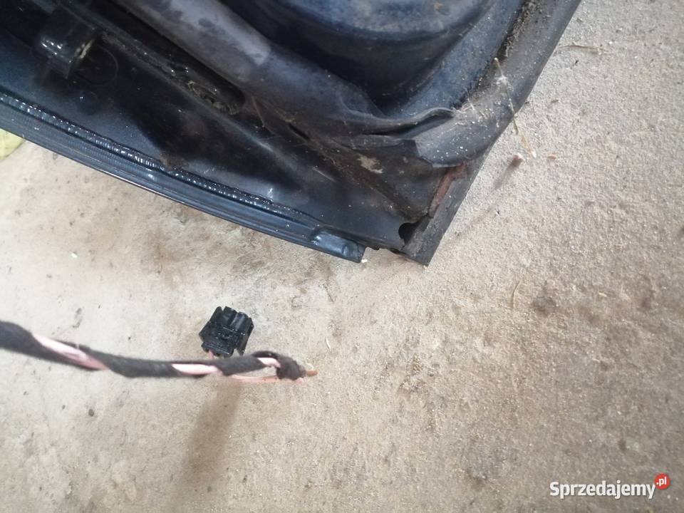 Drzwi prawy tył Mercedes c klasa w202 kombi osobowe Kosarzew-Stróża sprzedam
