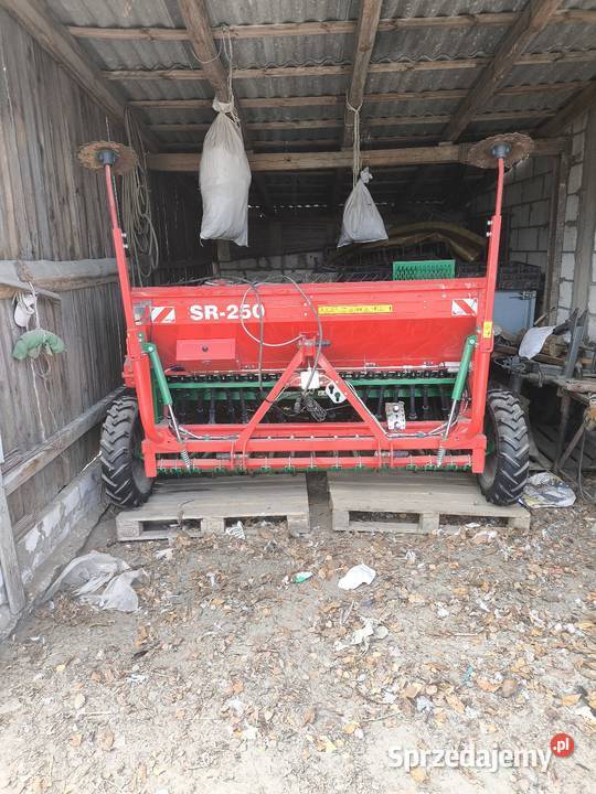 Siewnik Agromasz Sr 250 Trawniki