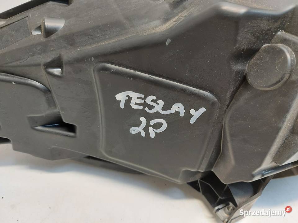 TESLA MODEL Y 2023r Lampa LED przód lewa UK RHD sprzedam
