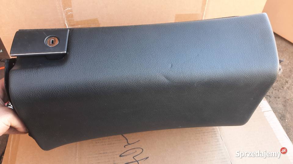 schowek pasażera prawy mercedes c w203 czarny
