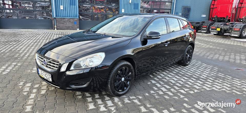 VOLVO V60 20D 160 NAVI BLUETOOTH USBAUX MOŻLIWA Świdnik