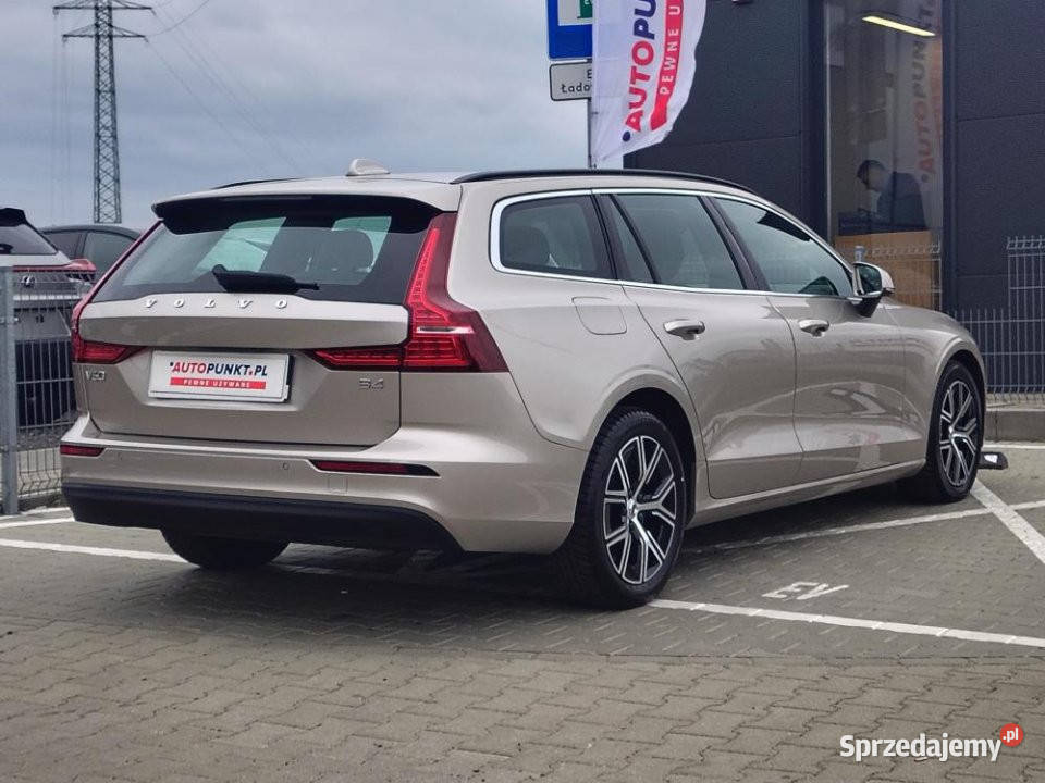 Volvo V60 2023r FV23 Automat Aktywny tempomat nieuszkodzony Poznań