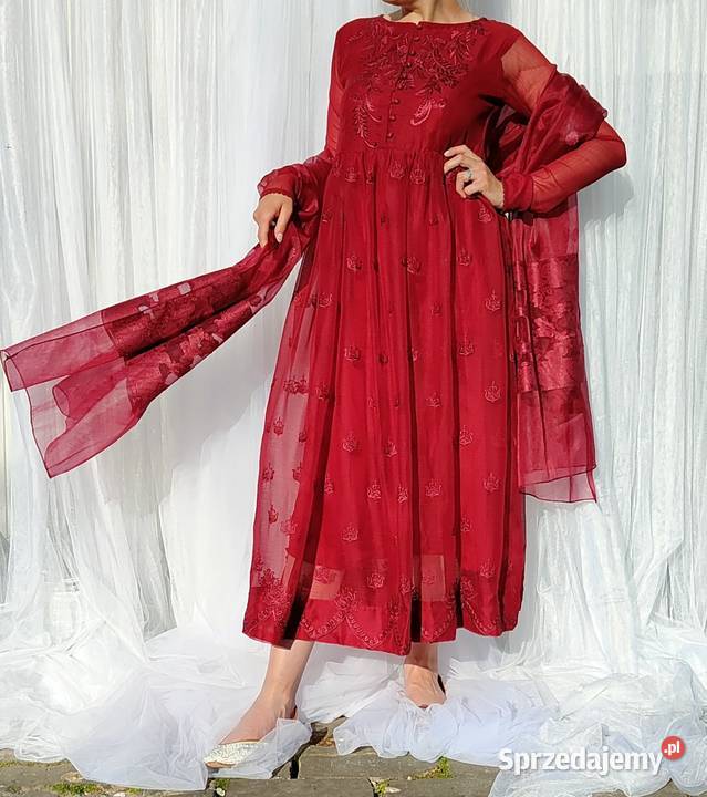 Bordowa sukienka haftowana M 38 szyfon haft Szczecin
