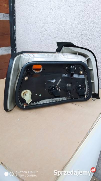 Lampa tylna prawa BMW E36 sedan Tomaszów Mazowiecki