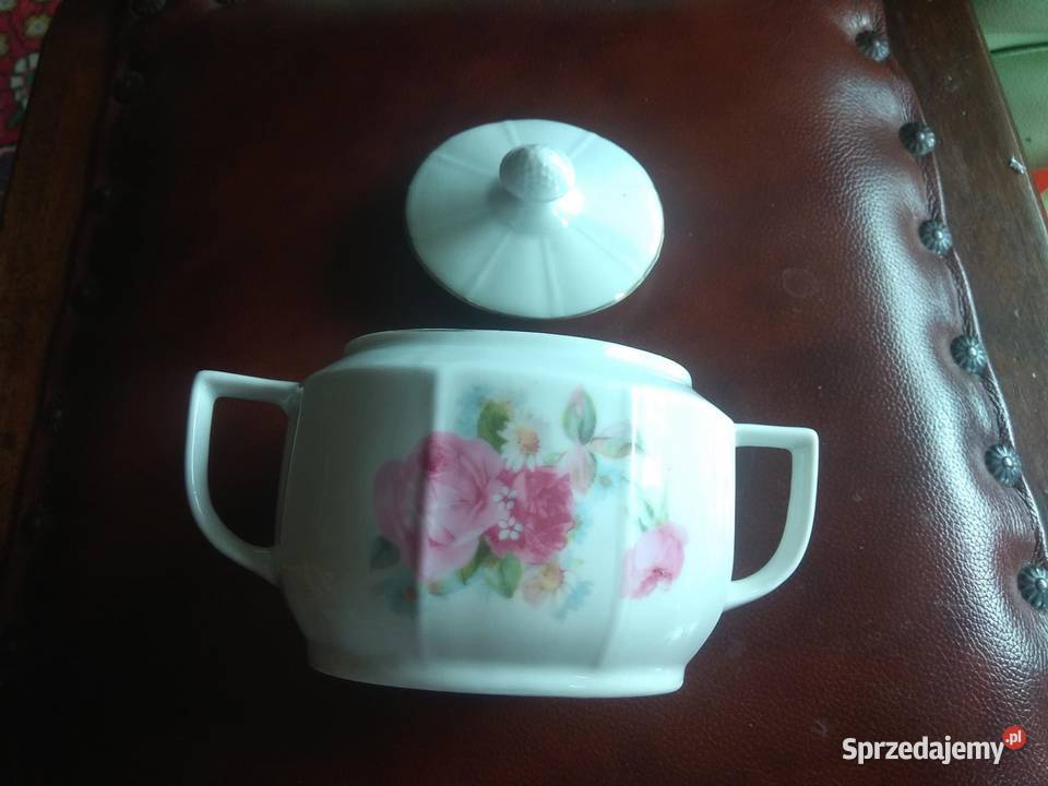 Cukiernica z subtelnymi różami Na białej Gdańsk