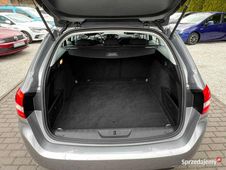 Peugeot 308 CarPlay Navi PDC LED Zarejestrowany 110KM