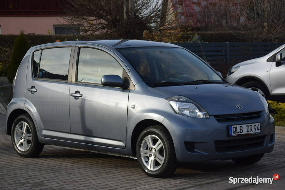 Daihatsu Sirion 13B Automat 4x4 Klima 2 KPL KÓŁ benzyna Sirion podkarpackie Majdan Sieniawski