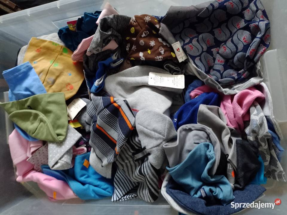 Pozostałości handlu czapki rękawiczki skarpetki Rawa Mazowiecka