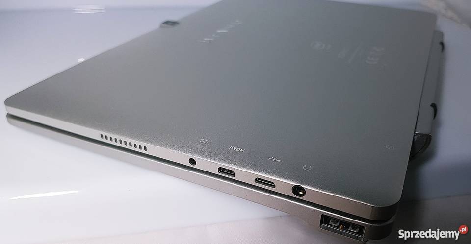 TabletLaptop 2w1 Kiano intelect X3HD