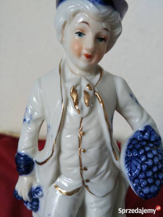 Figurka z porcelany Młodzieniec z winogronami małopolskie Ropa