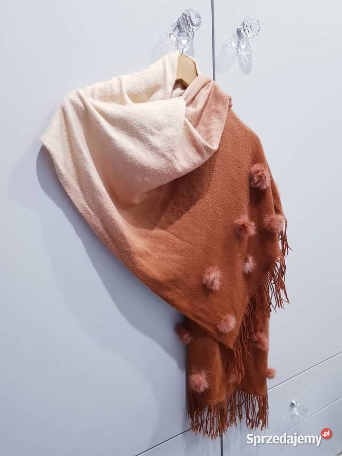 Damski długi szalik z pomponikami Dąbrowa Górnicza sprzedam