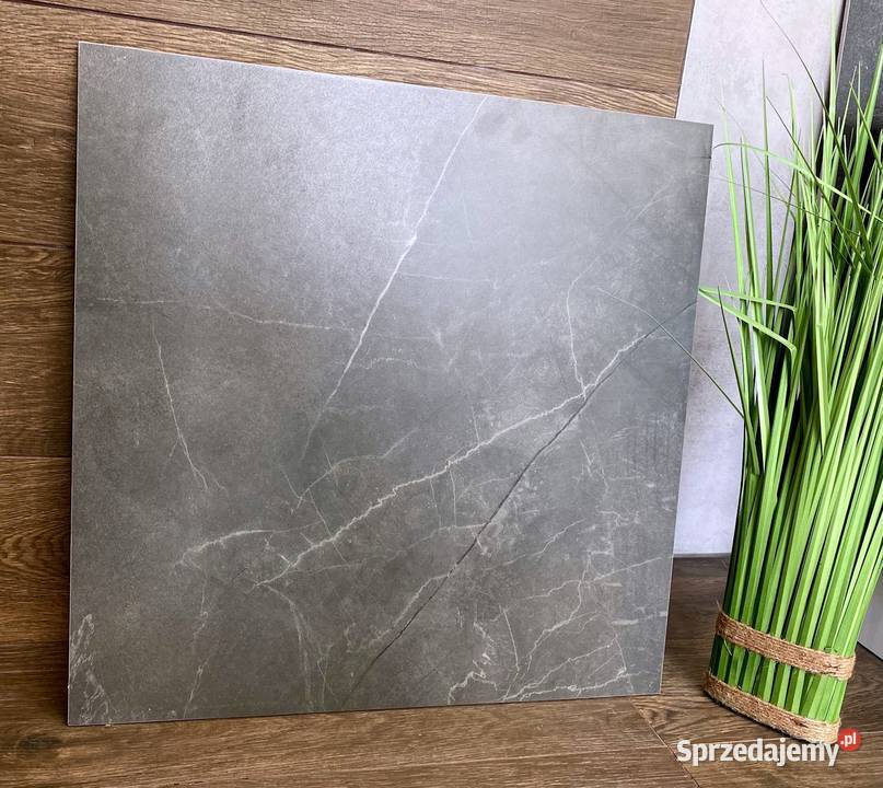Ciemny grafitowy gres ŻYŁKI 60x60 podbarwiony w Łask