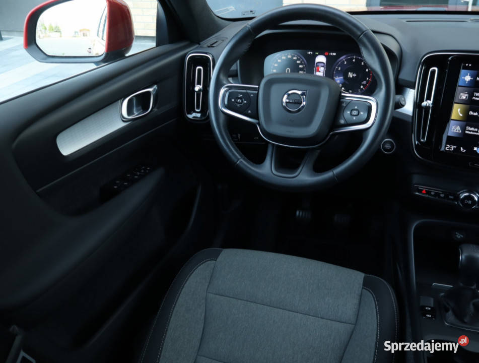 Volvo XC40 T3 asystent pasa ruchu łódzkie sprzedam