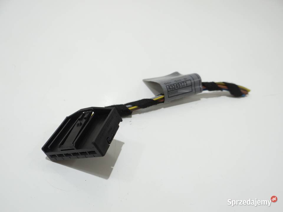 KOSTKA WTYCZKA LAMPY TYŁ W BŁOTNIK BMW E90 LCI Strzyżewice sprzedam