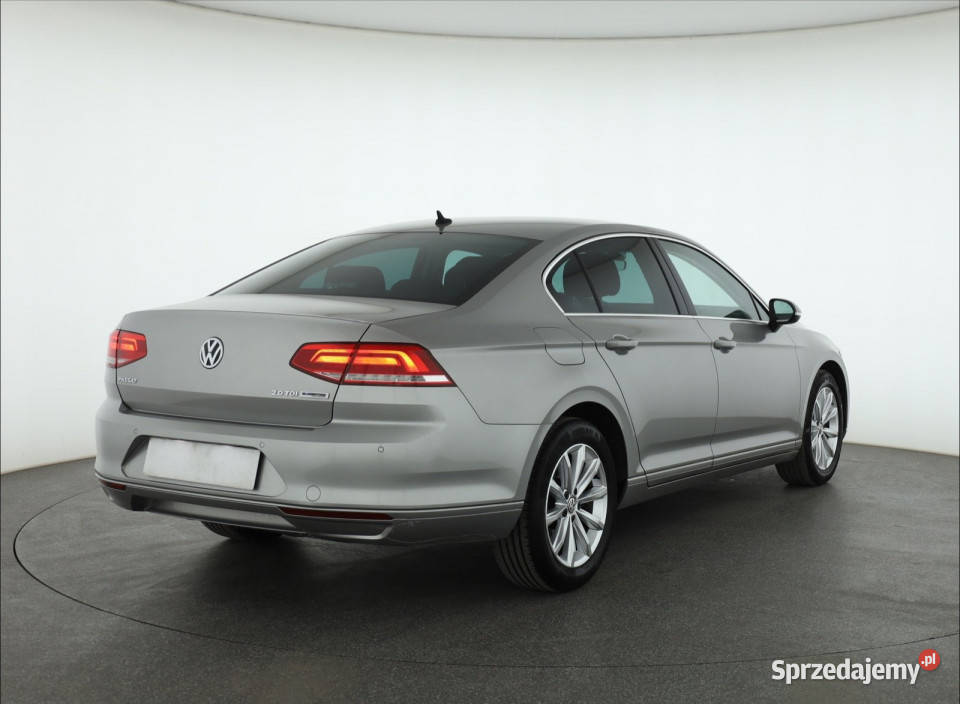 VW Passat 20 TDI nawigacja