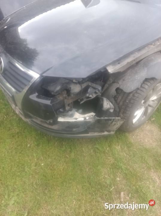 Passat B6 uszkodzony spotkaniu z dzikiem relingi dachowe Passat Ostróda