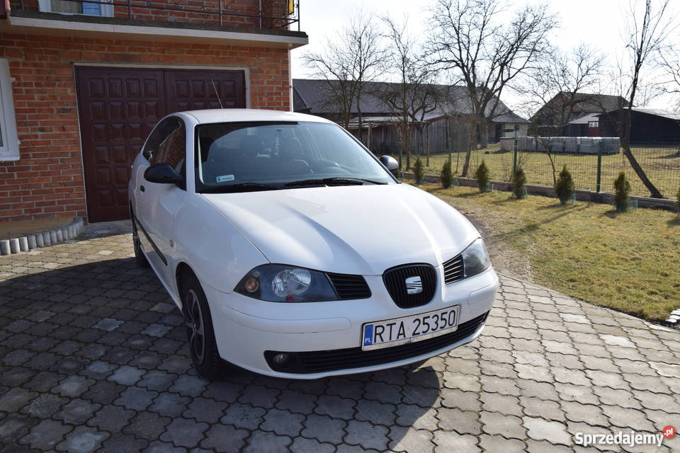 Sprzedam Seat Ibiza III 14 16V 2005r podkarpackie Dąbrowica