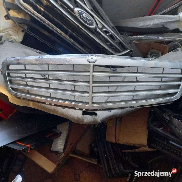 Grill atrapa W204 Cklasa Stare Babice