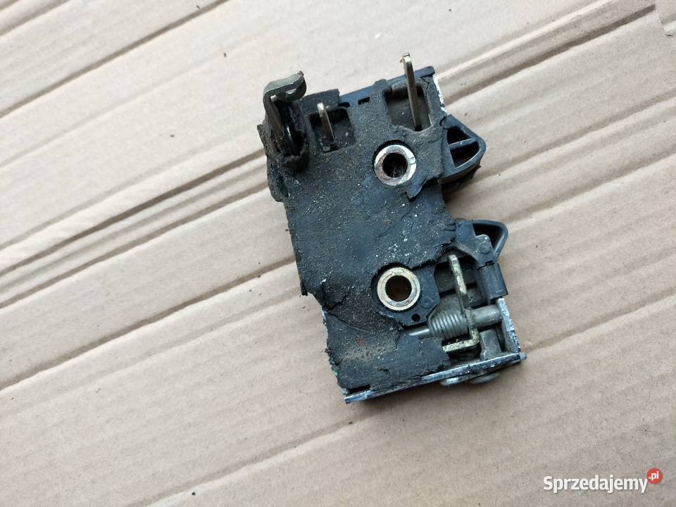 Audi 80 B4 ZAMEK DRZWI PRAWY TYLNY TYŁ Zamki, wkładki i kluczyki lubelskie Kamień-Kolonia sprzedam