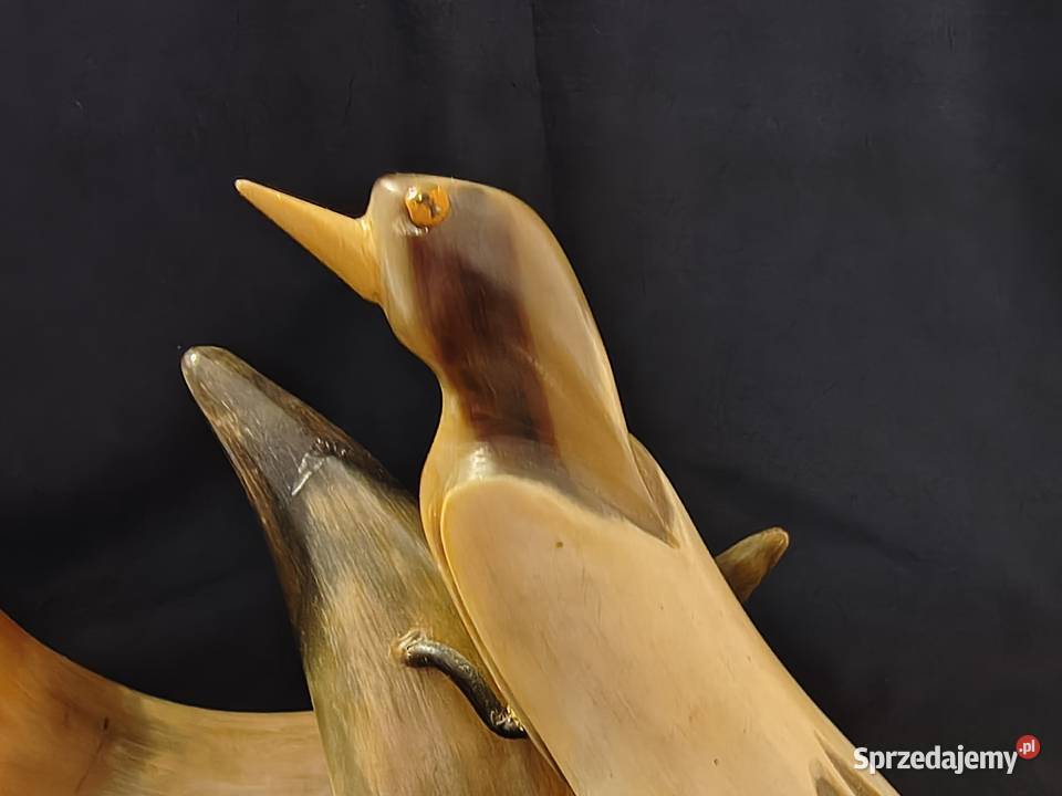 Rzeźba z bawolich rogów Podstawa z drewna podkarpackie