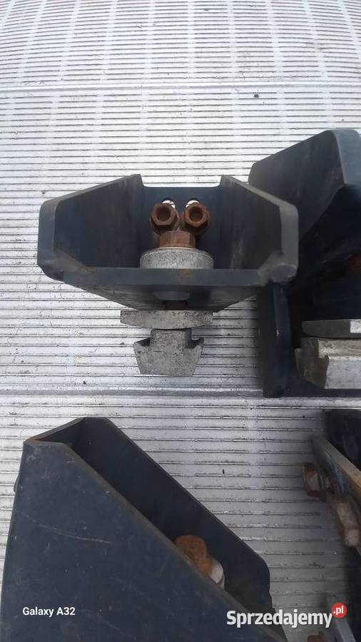 Uchwyty montażowe winda Bar Cargolift wysuwana