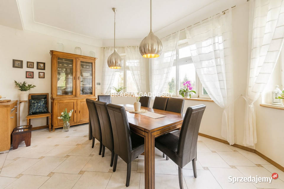 sprzedaży domu wolnostojącego 530m2 Kraków Liczba pokoi 8