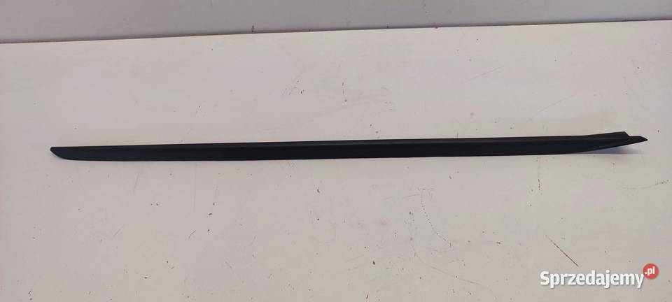 VW TIGUAN ALLSPACE LISTWA SZYBY CZOŁOWEJ PRAWA osobowe Listwy