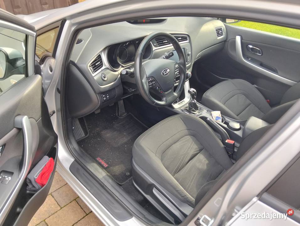 Kia ceed hatchback 16 crdi 2018 60000 nieuszkodzony