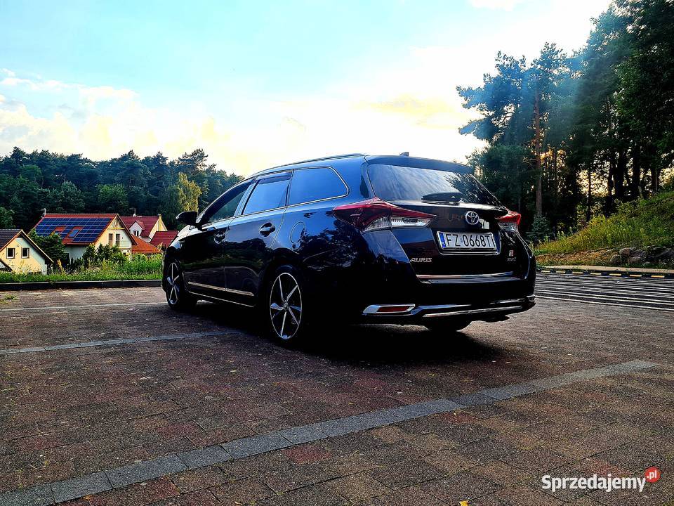 Toyota Auris II 20162017 pełne wyposażenie Auris
