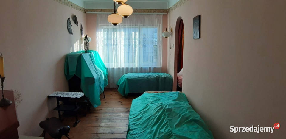 Mały bliźniak z garażem zalewem Borków