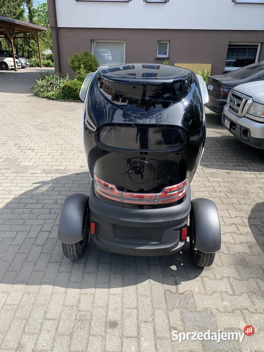 Skuter elektryczny zabudowany trzykołowy bez czarny
