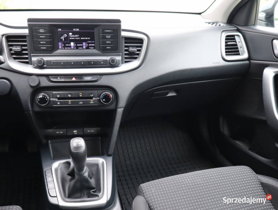 Kia Ceed 16 CRDi nieuszkodzony Piaseczno