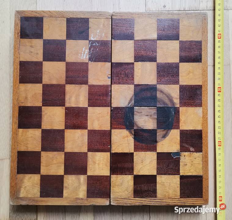204 SZACHOWNICA stara uszkodzona brak pionków Pozostałe sprzedam