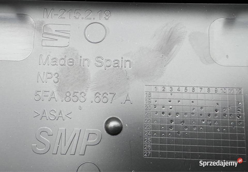 Środkowa kratka zderzaka przód Seat Leon IV 4 wielkopolskie Sieraków