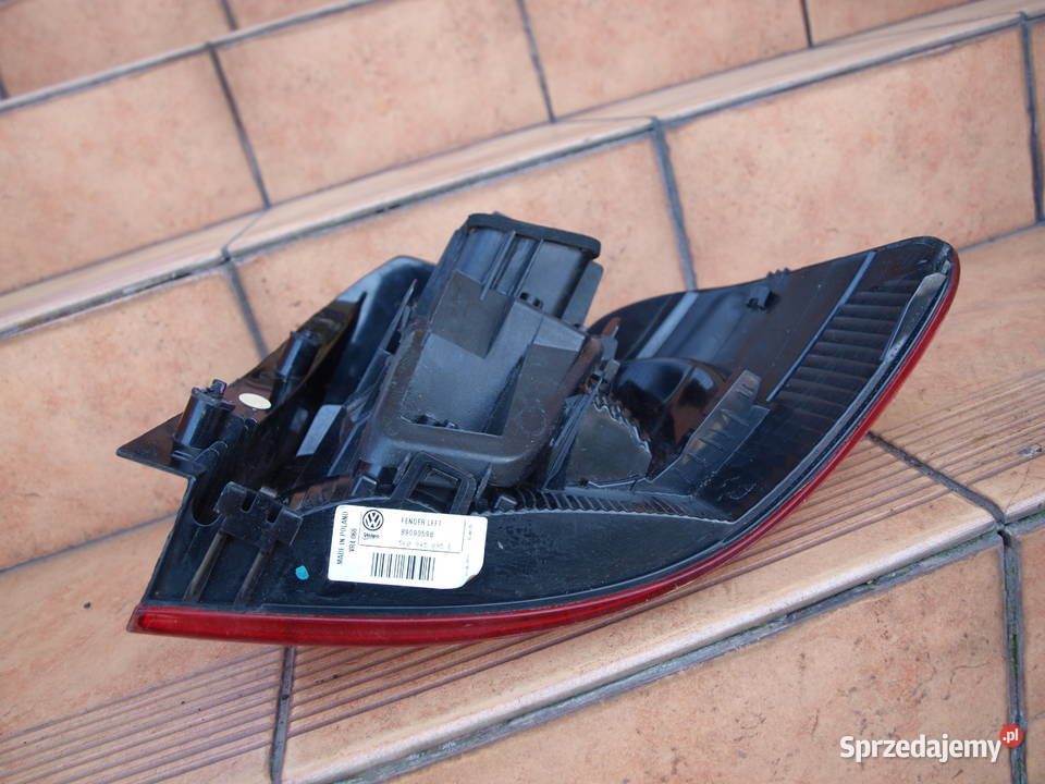 VW Golf VI 6 lampa lewa tył 3 5 drzwi 2008 2013r